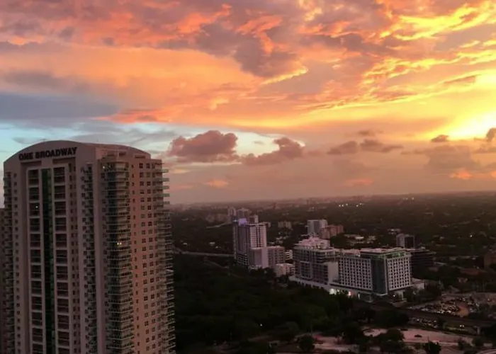 Lyx Suites At One Broadway In Brickell