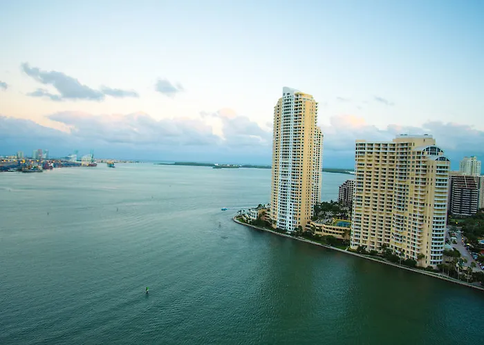 Bayfront Suites By Yourent