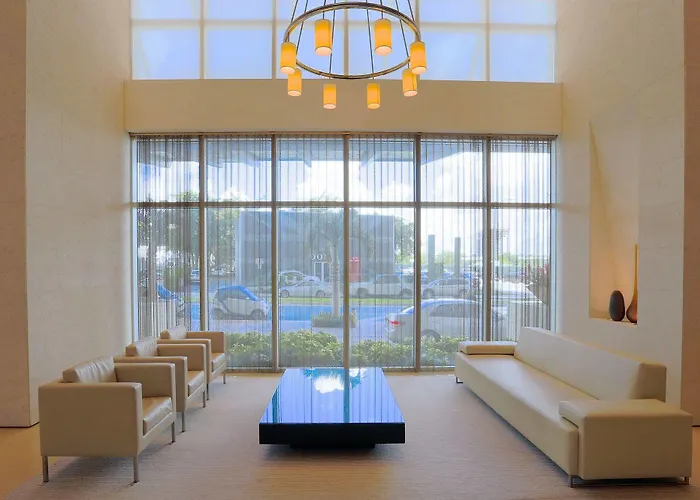 Pelican Residence At One Broadway
