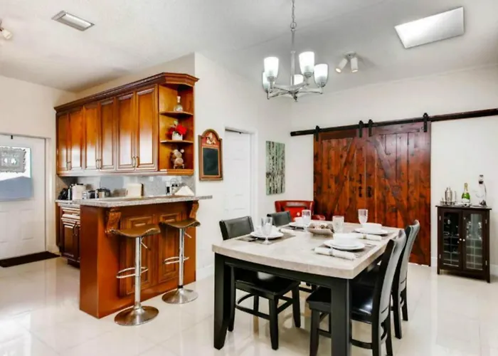 Self Check-In Miami Suites Near Coral Gables
