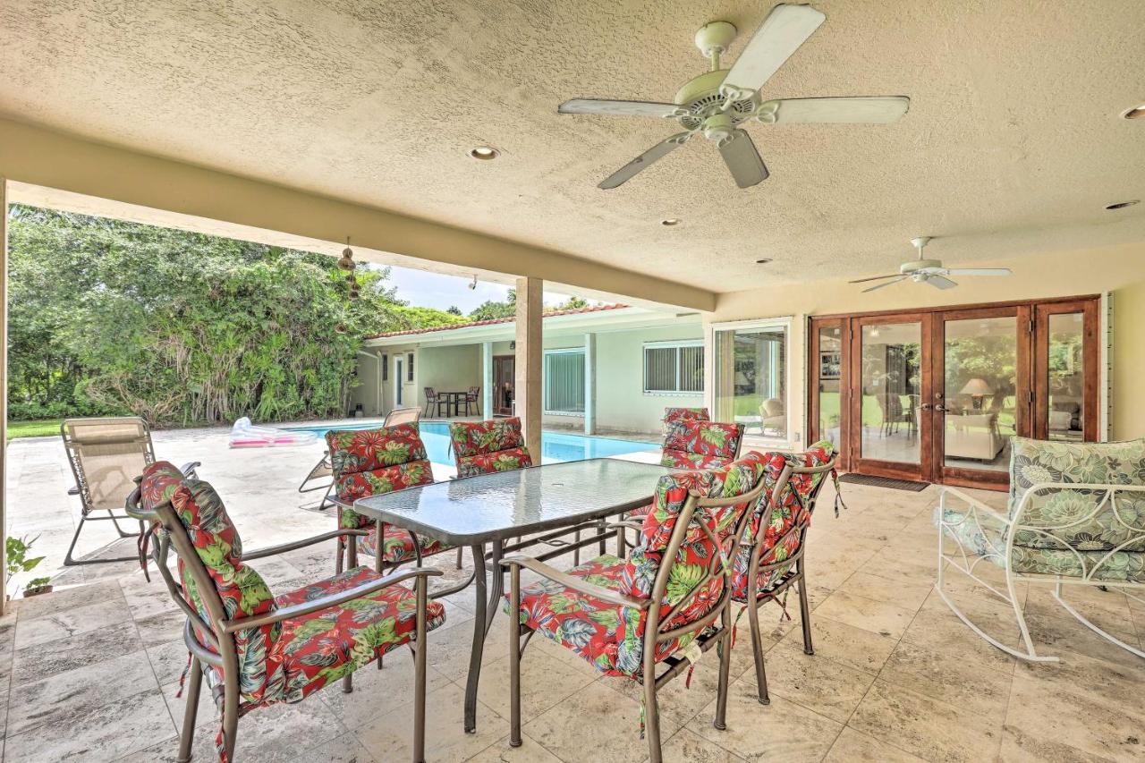 With Pool In Upscale Pinecrest Village Holiday home Miami