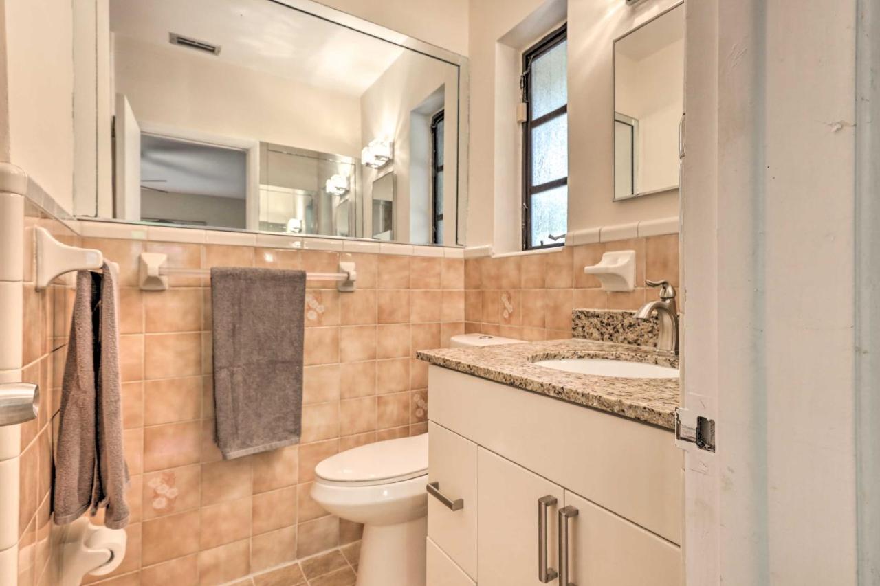 With Pool In Upscale Pinecrest Village *