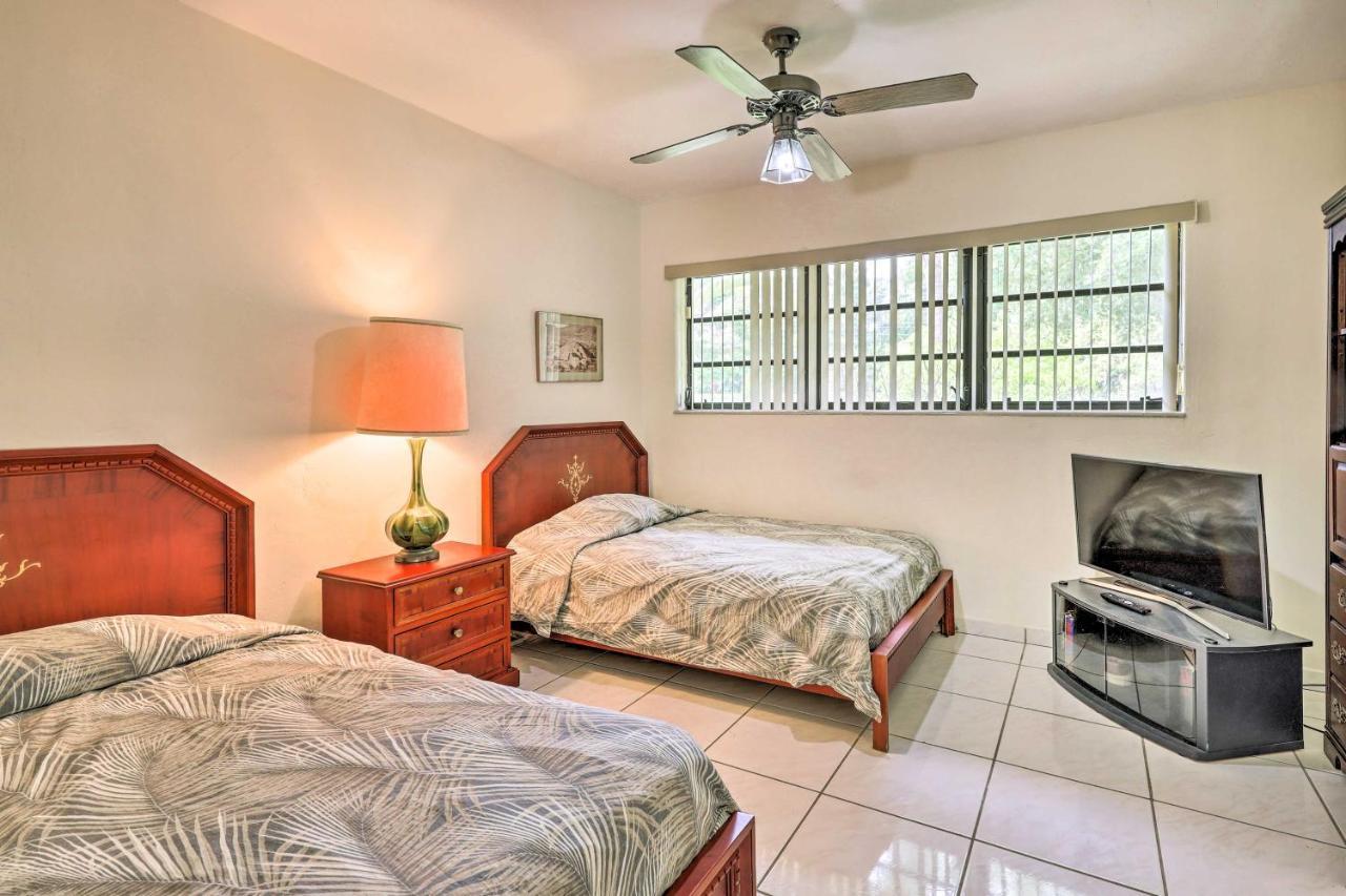 With Pool In Upscale Pinecrest Village Holiday home Miami