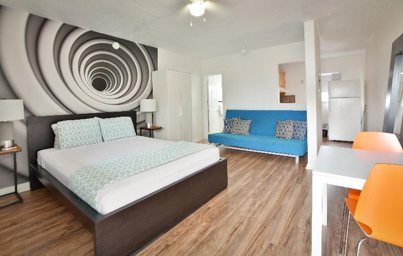 Apartment Krymwood Flats - Bright & Chic