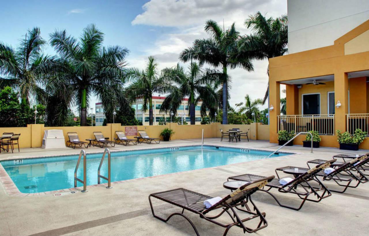 Hampton & Airport South/blue Lagoon Hotel