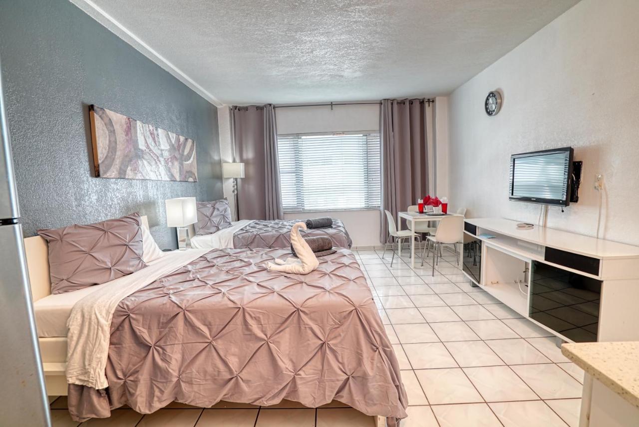 Deluxe Private At The Casablanca Apartment Miami