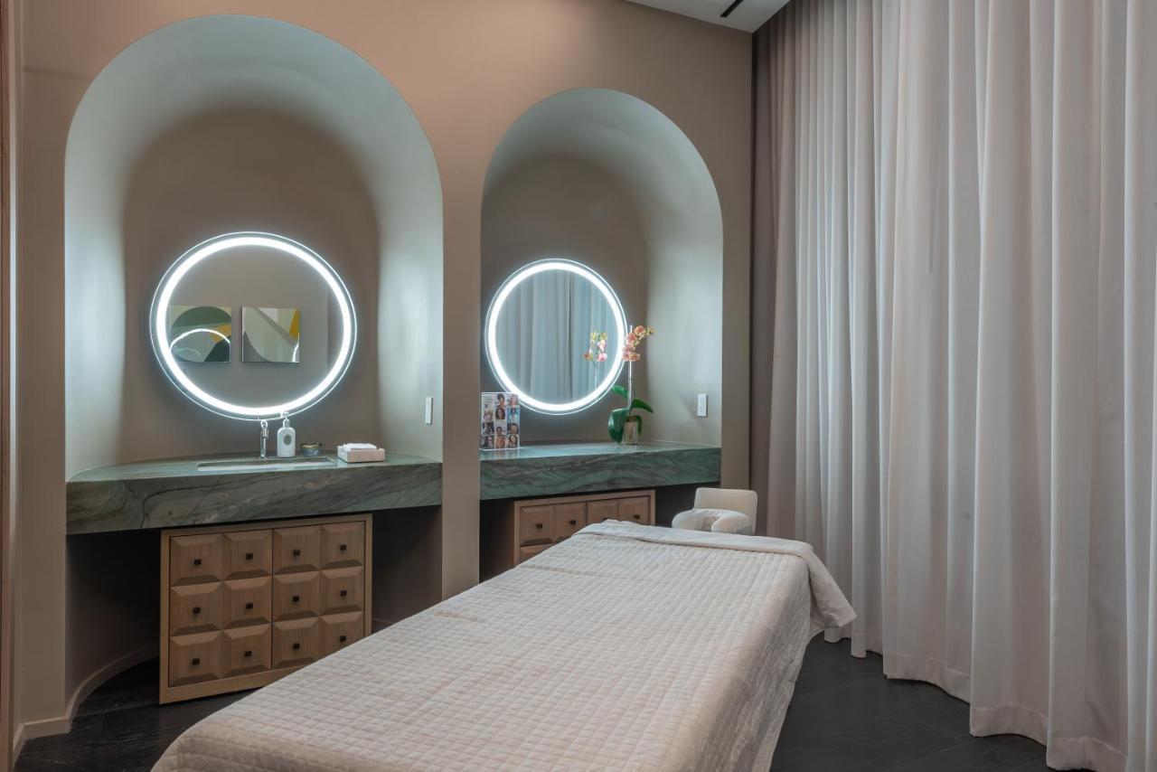 212 Located At Sls Lux Brickell, Managed And Operated By And The Beaches 4* Miami