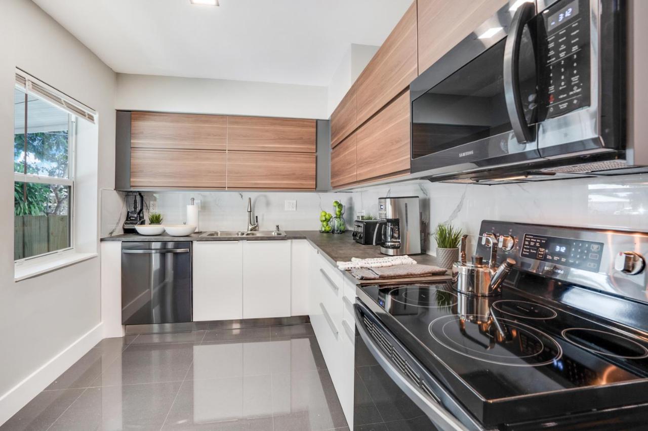 Holiday home Luxury Chill Close To: South Beach/airport/wynwood/design District/4 Free Gated Parking Miami