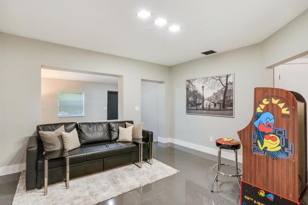 Luxury Chill Close To: South Beach/airport/wynwood/design District/4 Free Gated Parking Holiday home Miami
