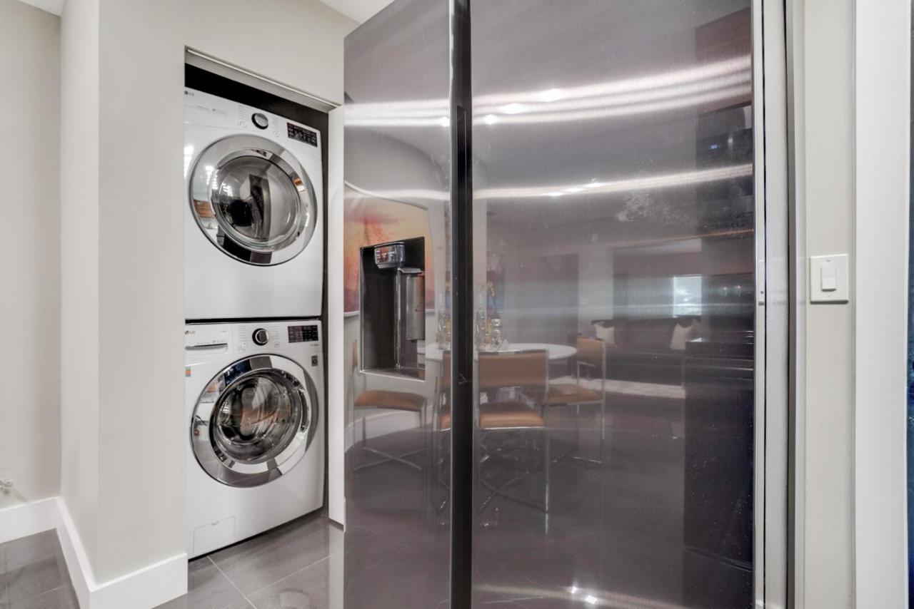Luxury Chill Close To: South Beach/airport/wynwood/design District/4 Free Gated Parking Holiday home Miami