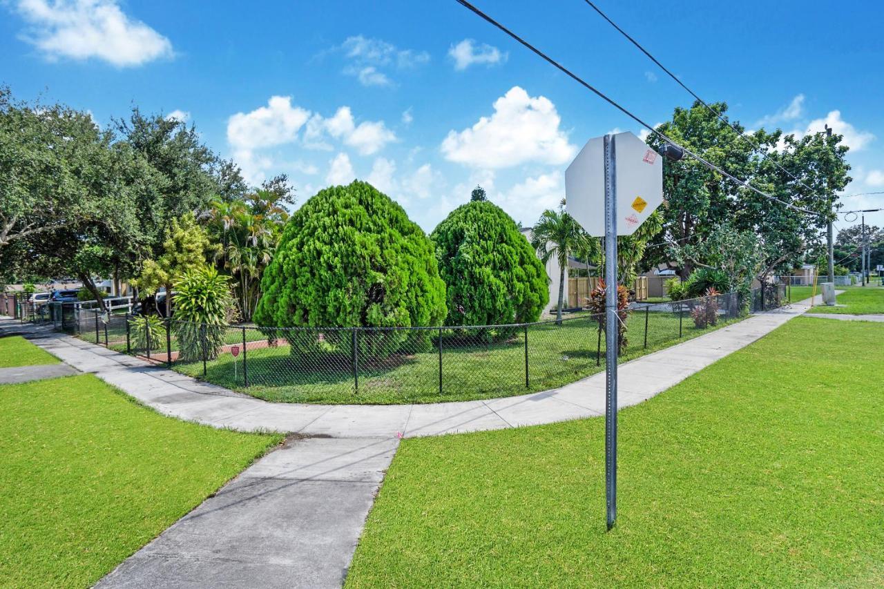 Luxury Chill Close To: South Beach/airport/wynwood/design District/4 Free Gated Parking * Miami