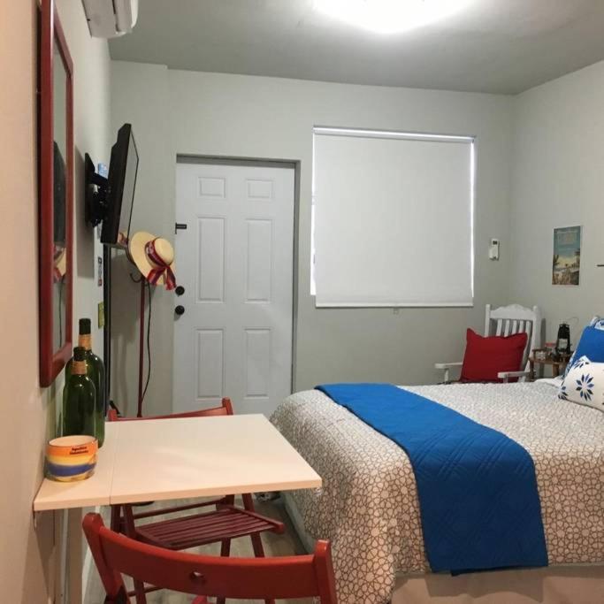 Walk To Restaurants And Shops - 5s Apartment