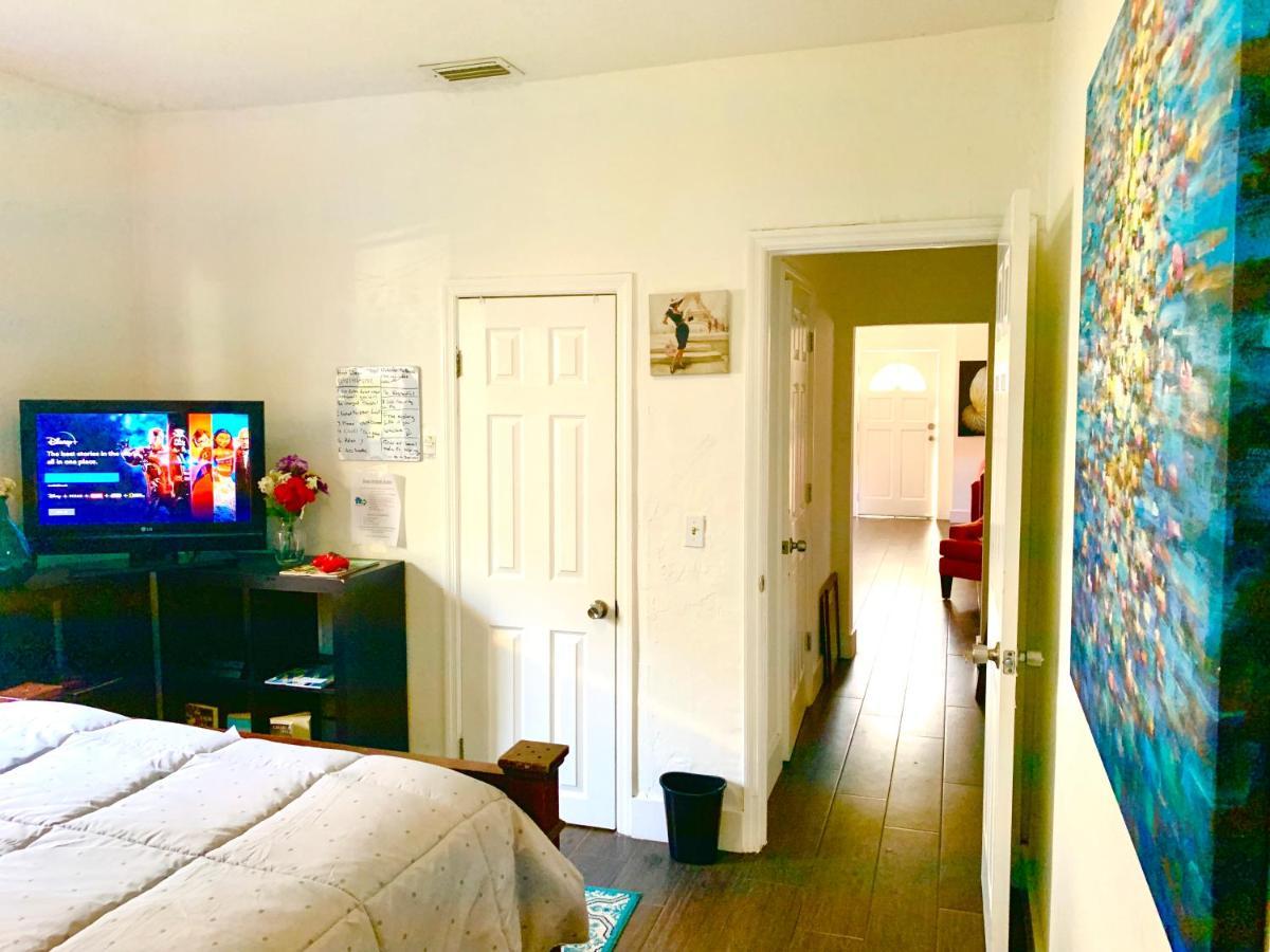 Homestay Deons Airbnb Miami