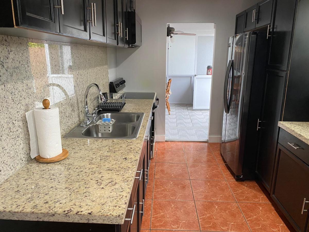 Main House 3 Bed 2 Bath & 1 Bed 1 Bath Casa de férias Miami