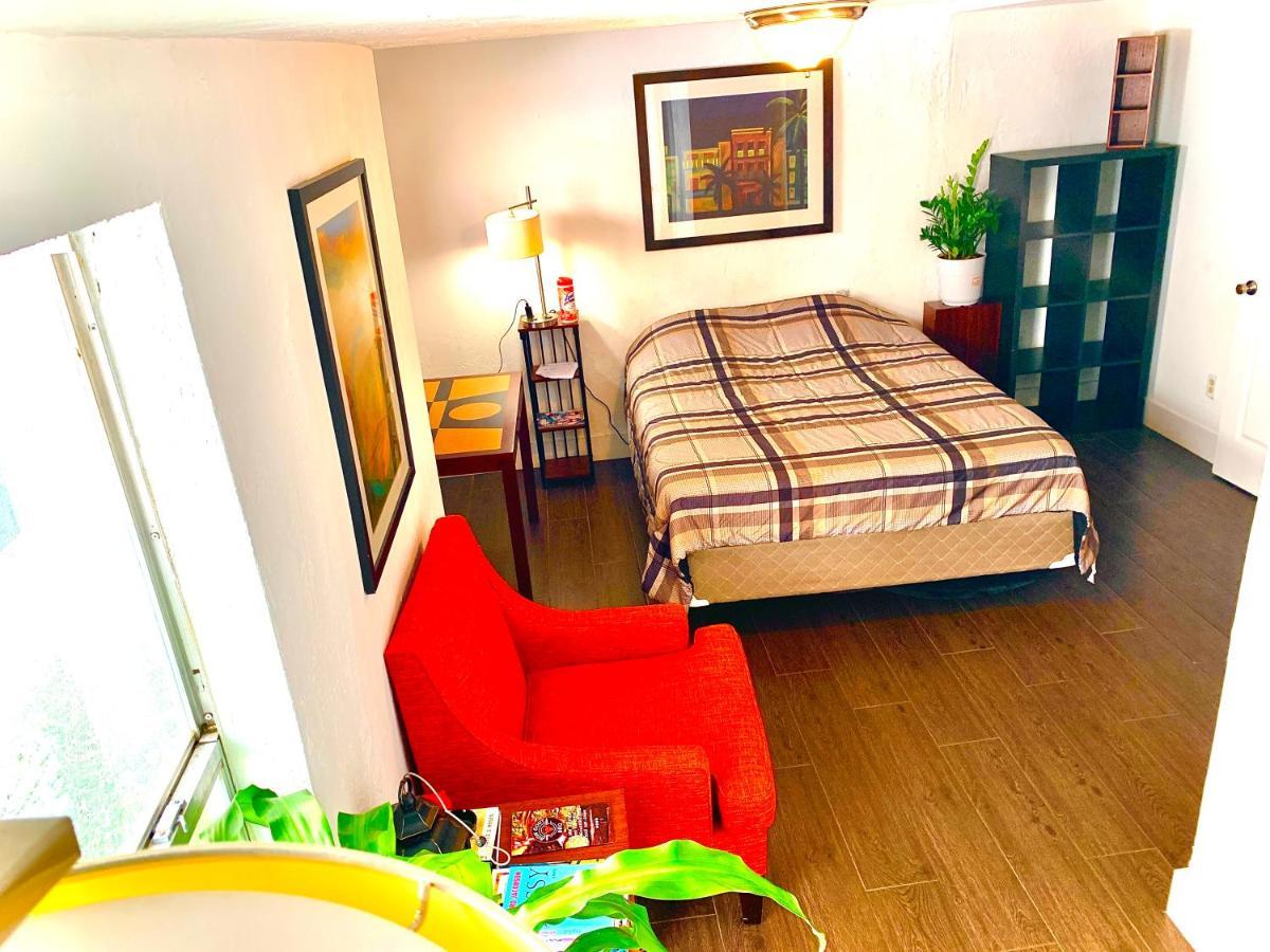 Deons Airbnb Homestay *