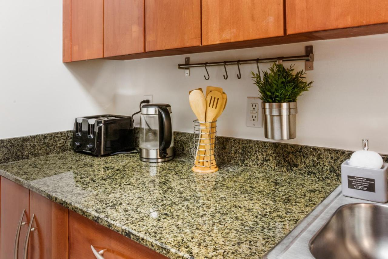 Downtown Brickell Spacious 4 Bedrooms 6 Beds Apartment *