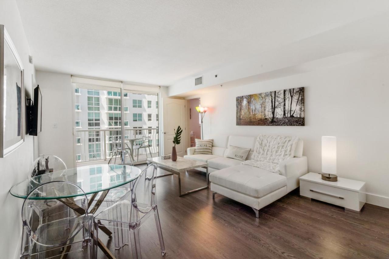 Downtown Brickell Spacious 4 Bedrooms 6 Beds *