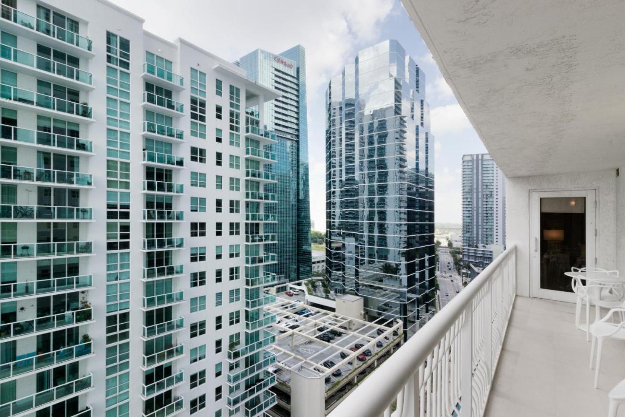 Downtown Brickell Spacious 4 Bedrooms 6 Beds Apartment *