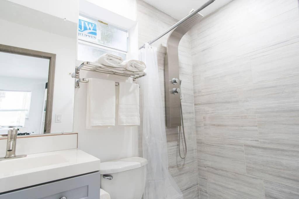 Modern Studio In Heart Of Miami