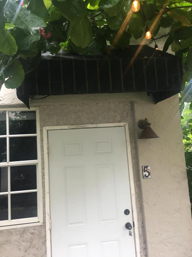 Walk To Restaurants And Shops - 5s Apartment