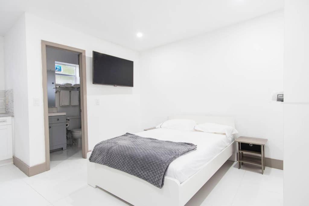Modern Studio In Heart Of Villa *