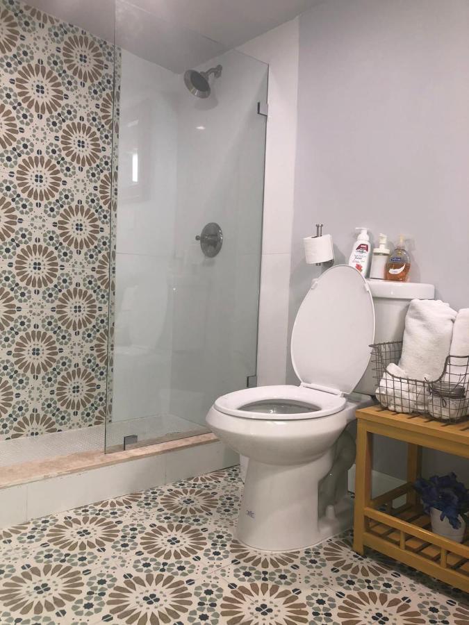 Private Steps From Calle 8 *
