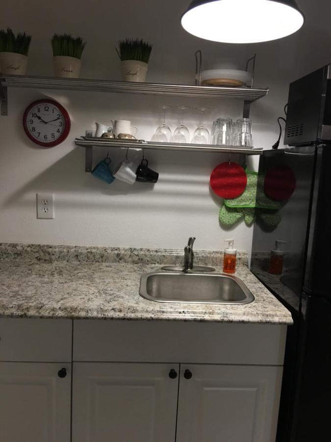 Private Blocks From Coconut Grove Apartment *