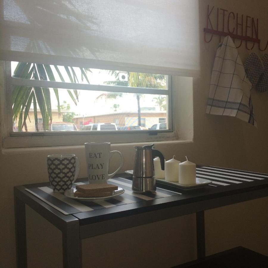 Chic And Comfortable Free Street Parking Apartment