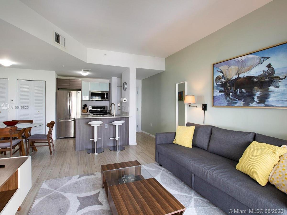 Apartment Free Parking-gorgeous 2 Bedroom Unit-location