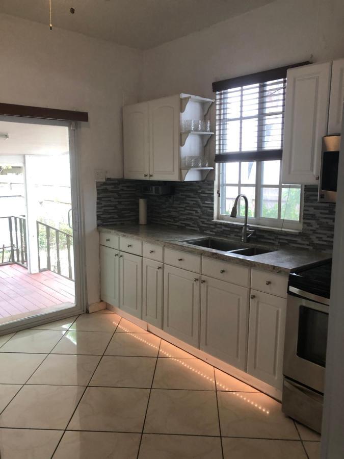 Private In The Heart Of Calle Ocho Homestay