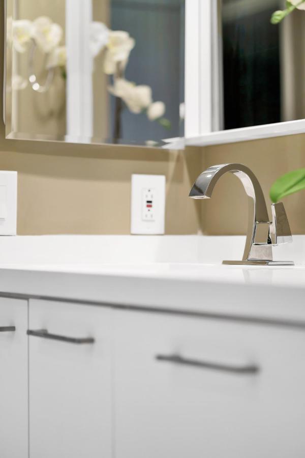 Newly Remodeled - Key Colony Apartment *