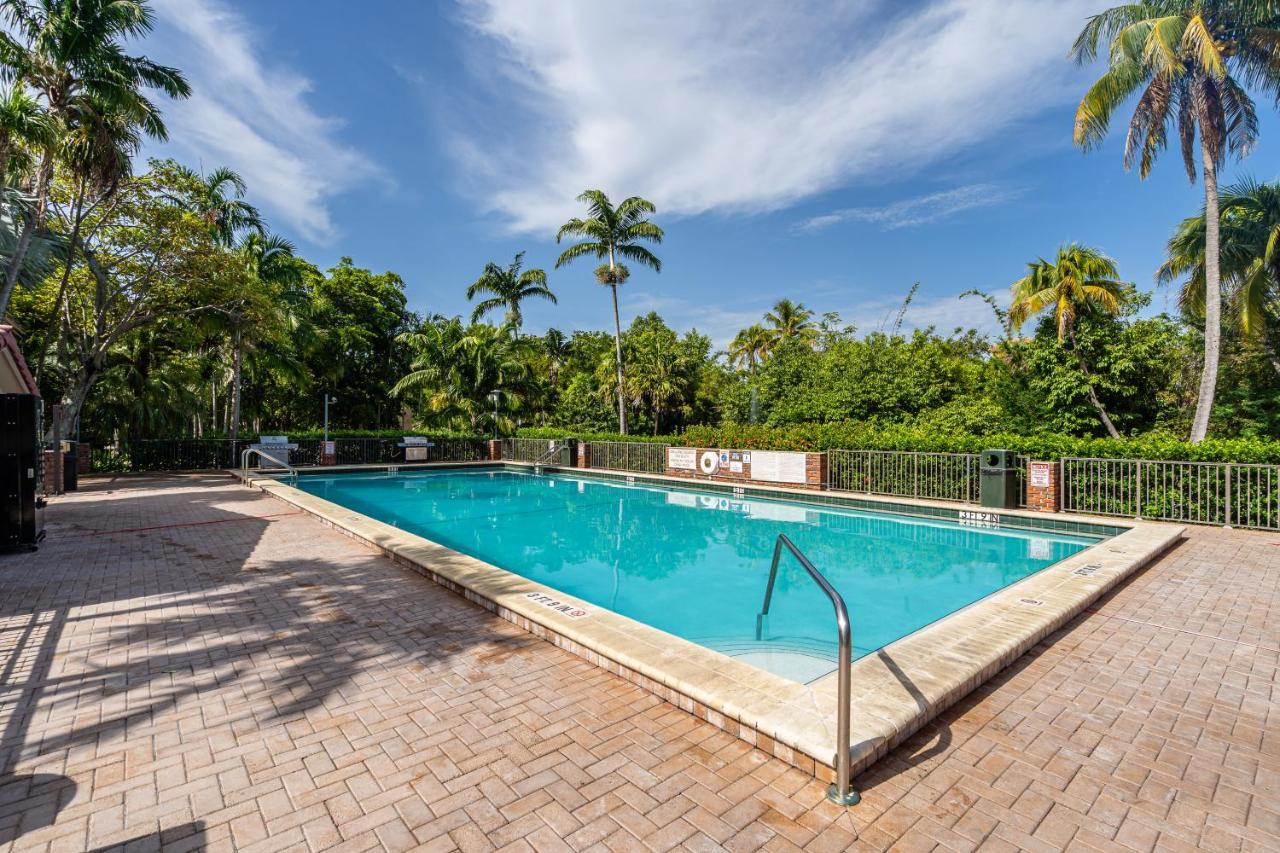 Newly Remodeled - Key Colony Apartment