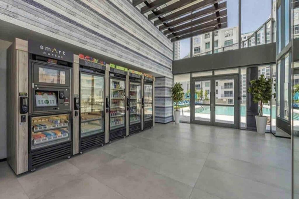 Gorgeous Modern Apt In The Center Of Downtown Apartment *