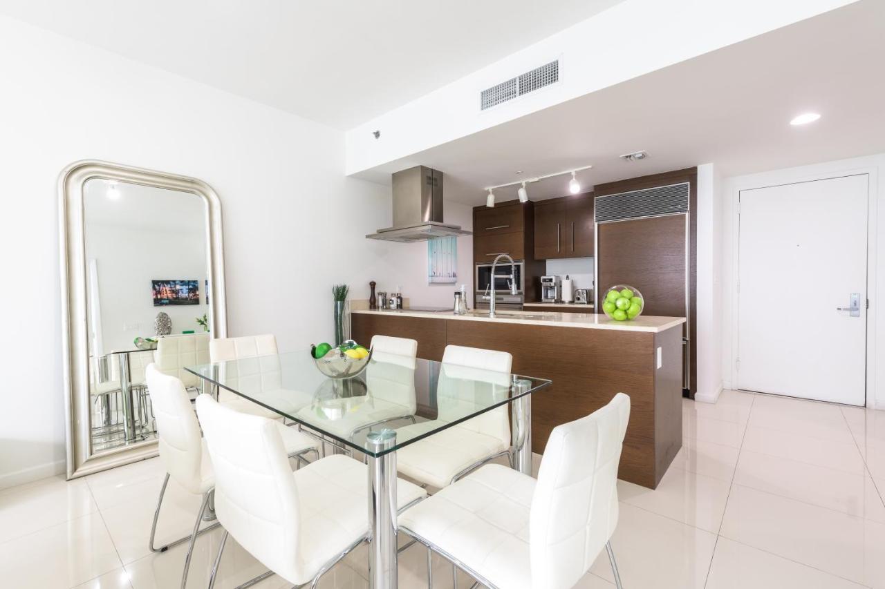 Waterfront Spacious Luxury 1 Bedroom Iconbrickell Apartment