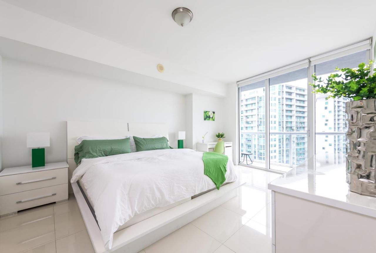 Waterfront Spacious Luxury 1 Bedroom Iconbrickell Apartment