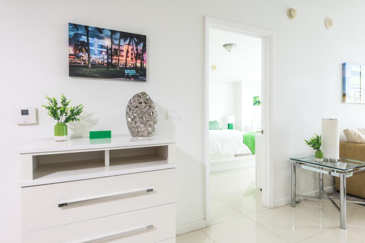Waterfront Spacious Luxury 1 Bedroom Iconbrickell Apartment
