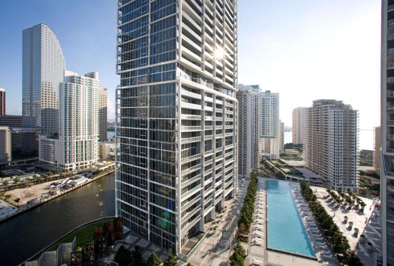 Waterfront Spacious Luxury 1 Bedroom Iconbrickell