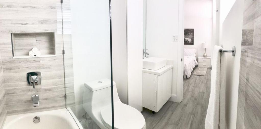 Modern & New,excellent Location Apartment *