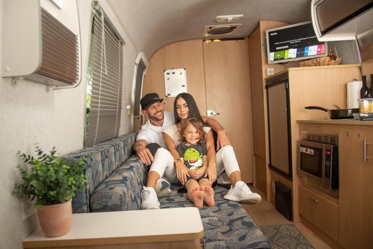 Airstream In The Center Of It * Miami