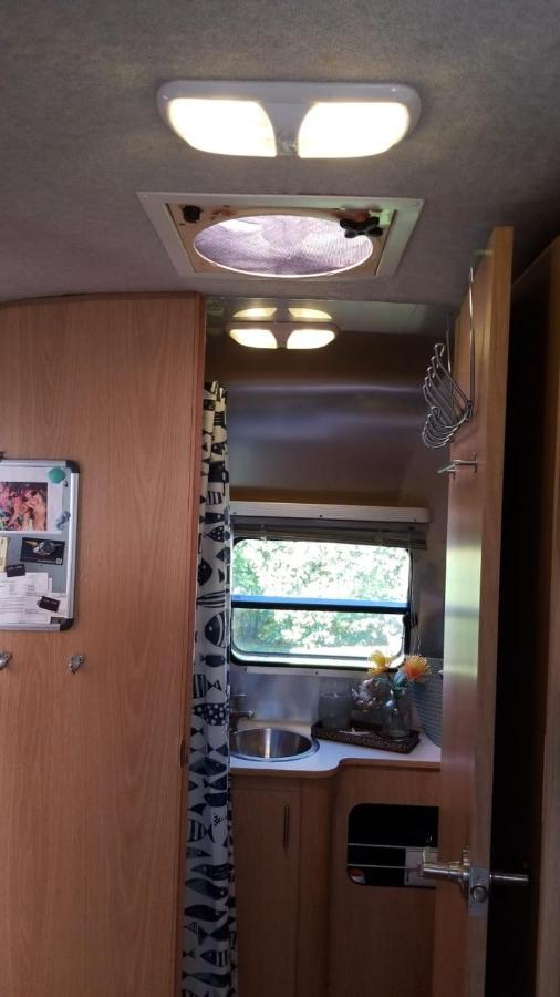 Apartment Airstream In The Center Of It *