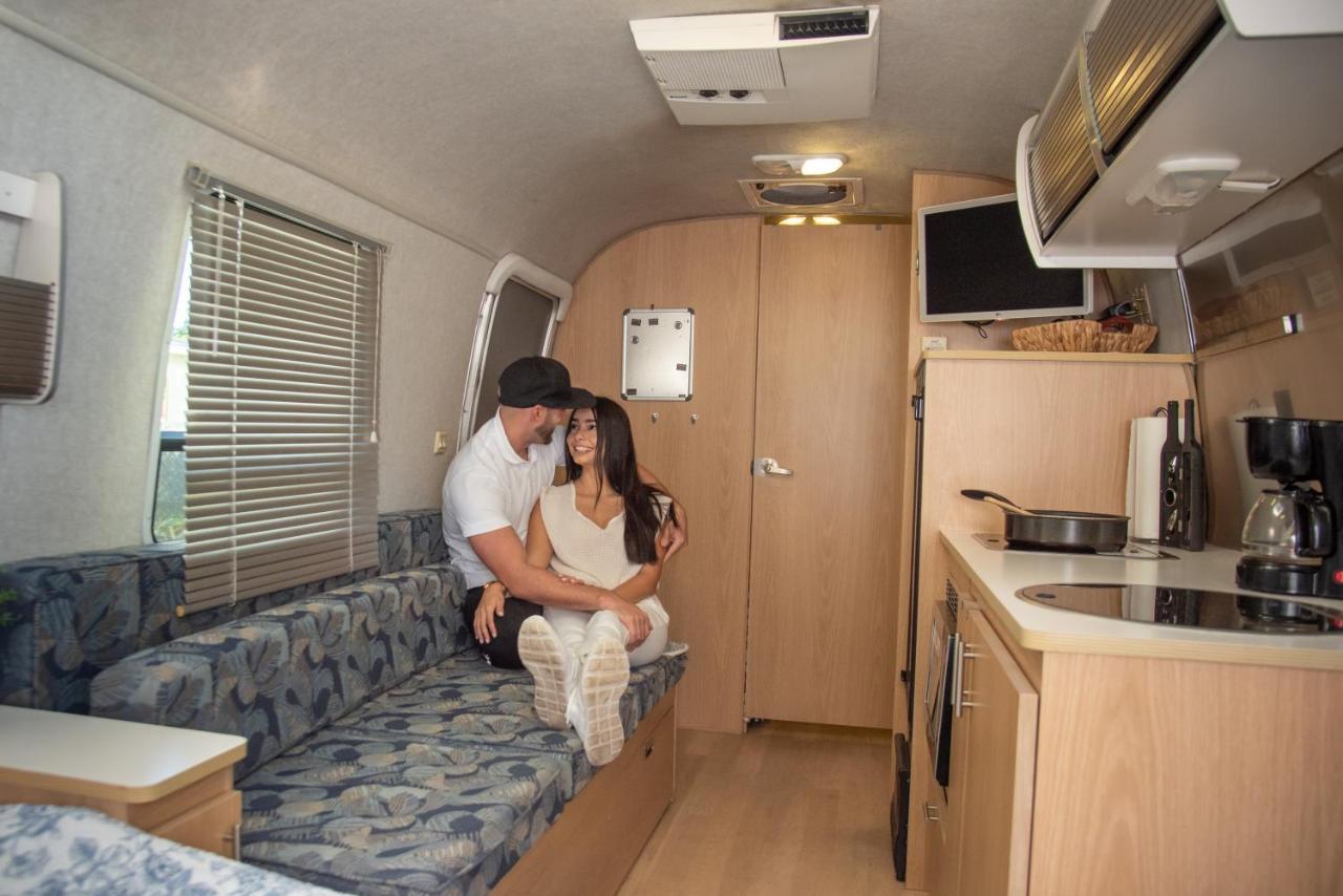Apartment Airstream In The Center Of It