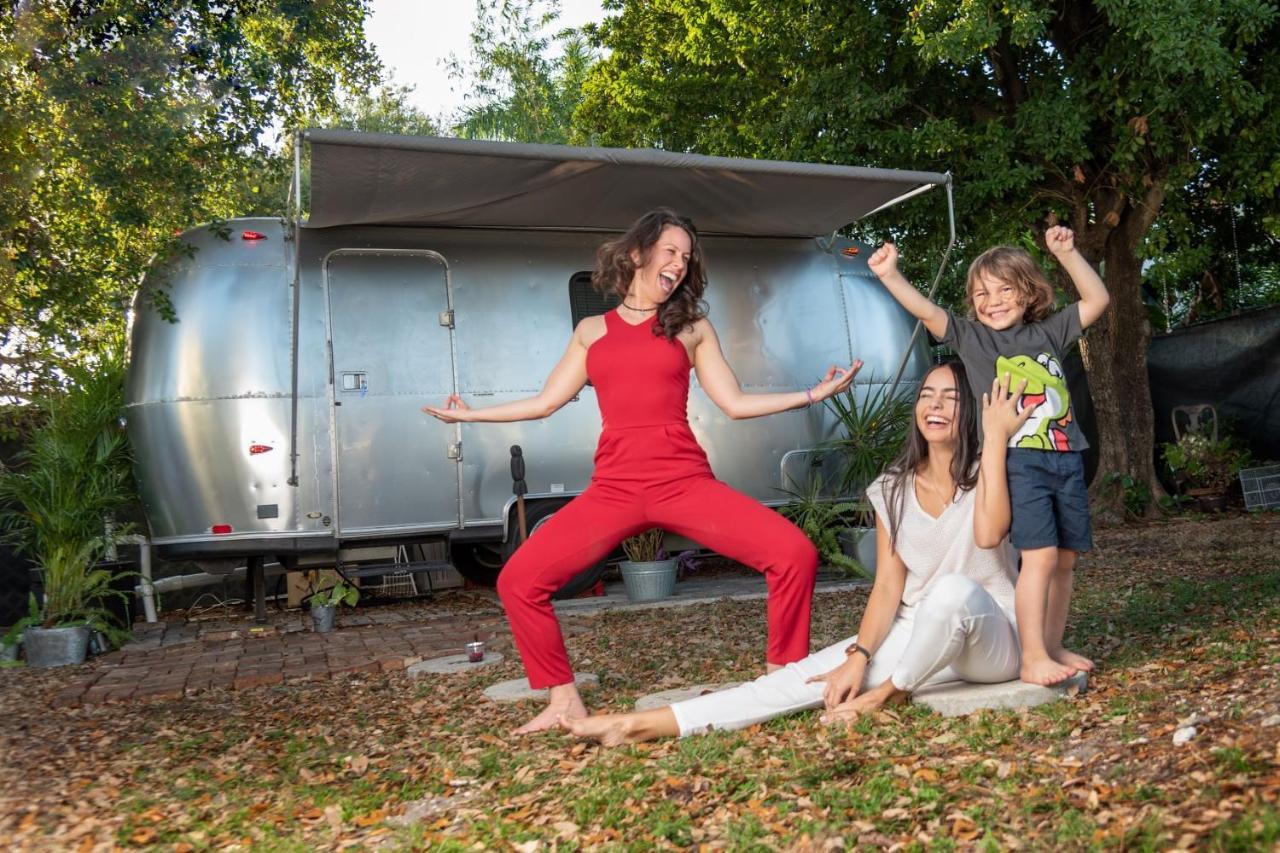 Airstream In The Center Of It Apartment *