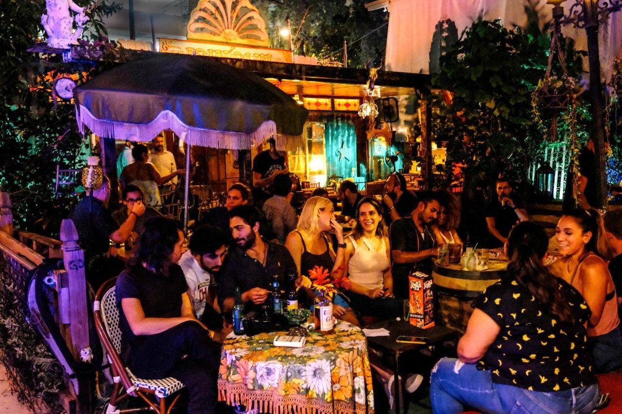 Villa Magical, Unique At Boho Restaurant & Bar