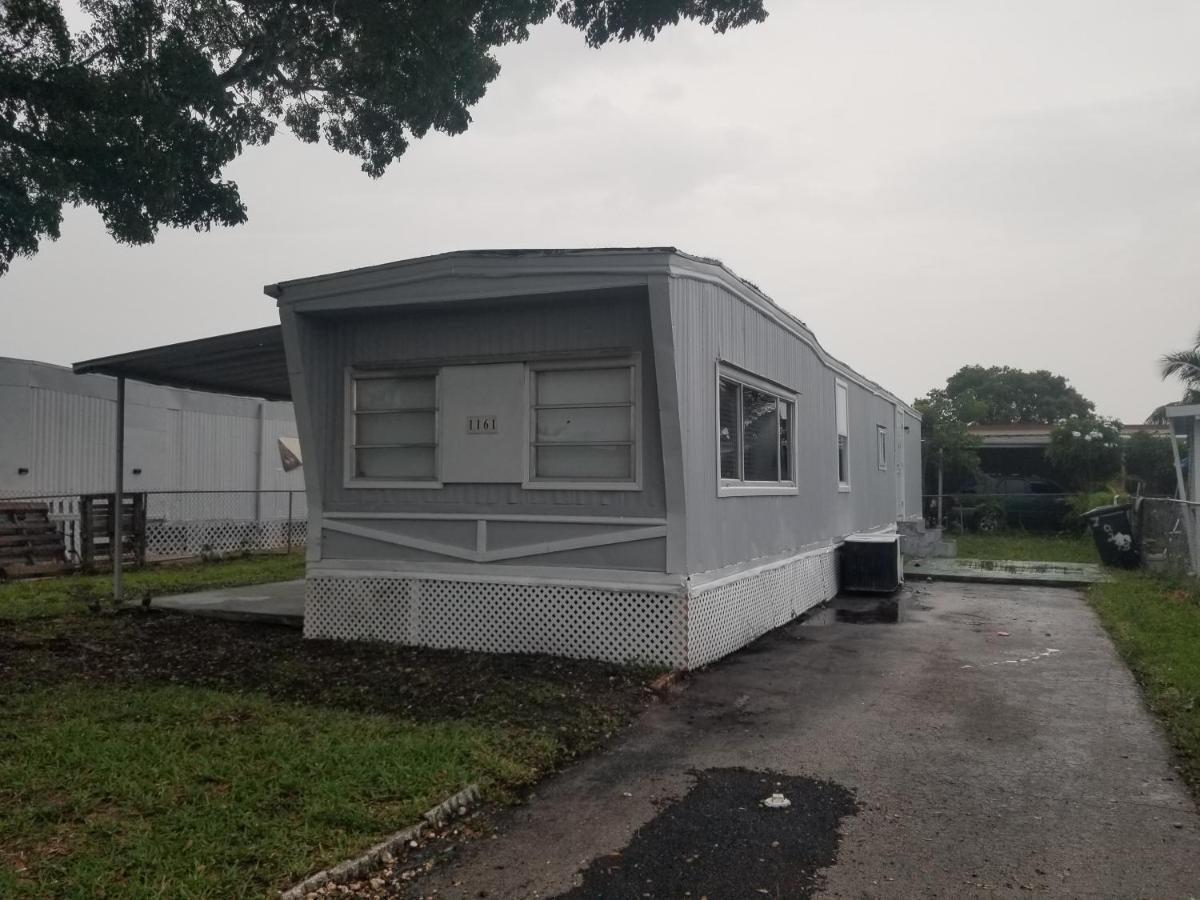 1161 2 Main Apartment *