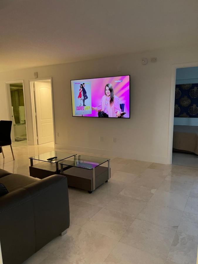 Apartment Downtown Brickell Bay & Pool View 4 Bedrooms *