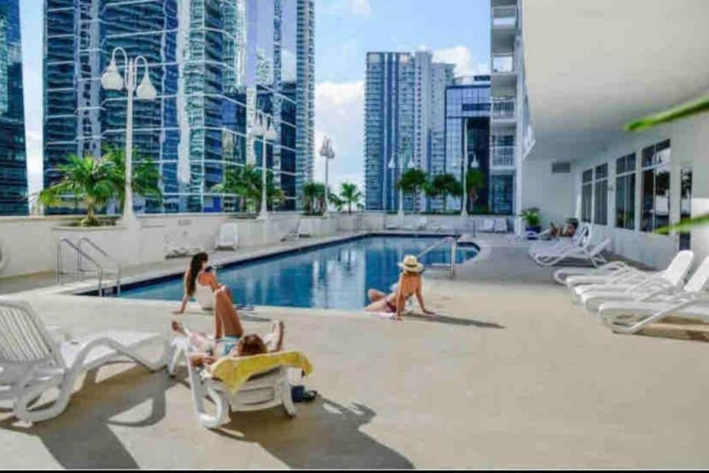 Private Unit With Amenities And Parking Apartment