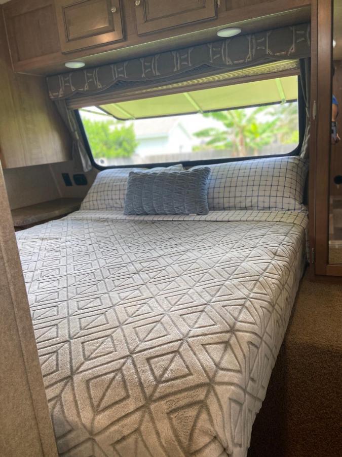Cozy Camper - Free Parking Campsite Miami