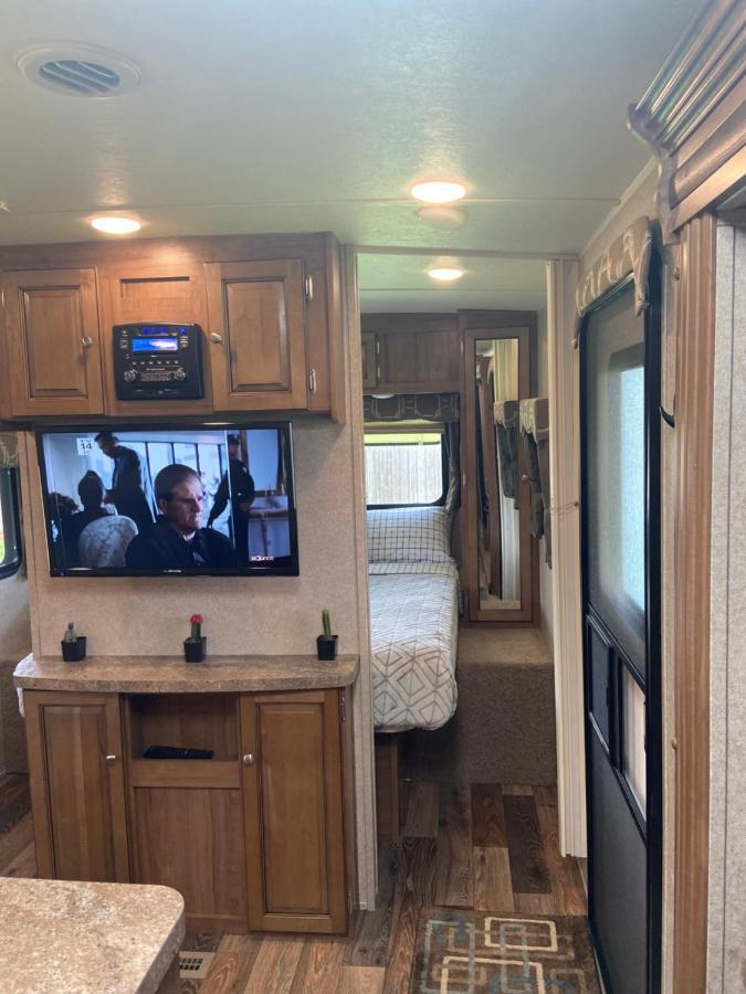 Cozy Camper - Free Parking