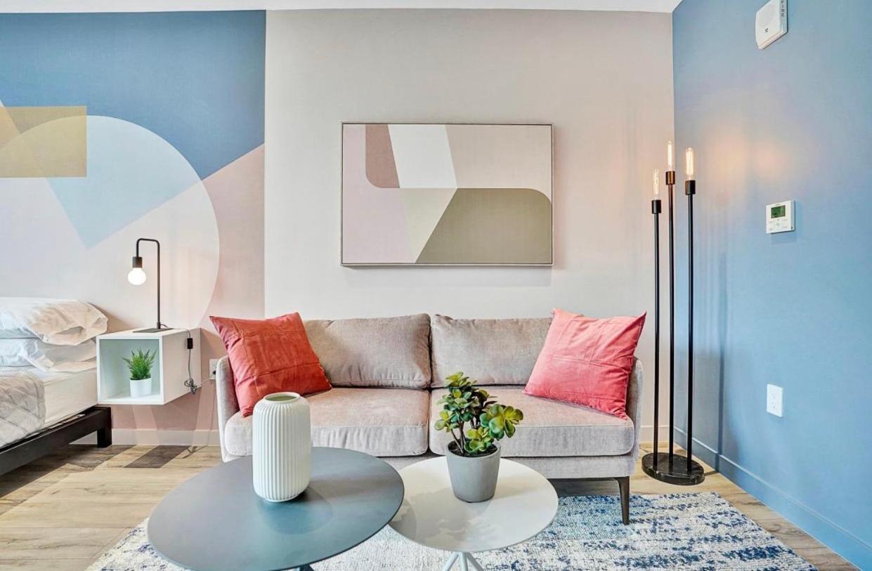 Apartment Design District Suites