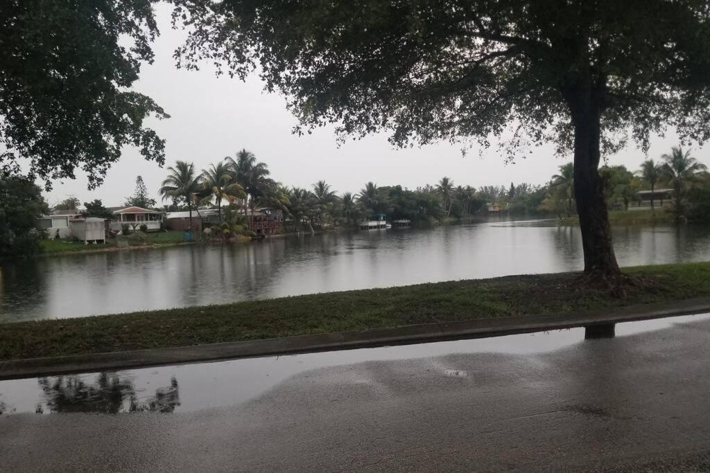Apartment Entire 1 Lakes